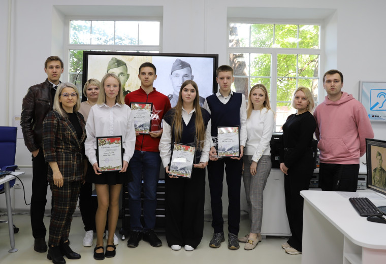 Региональный хакатон по работе с фоторедактором «Что хранит старое фото?».